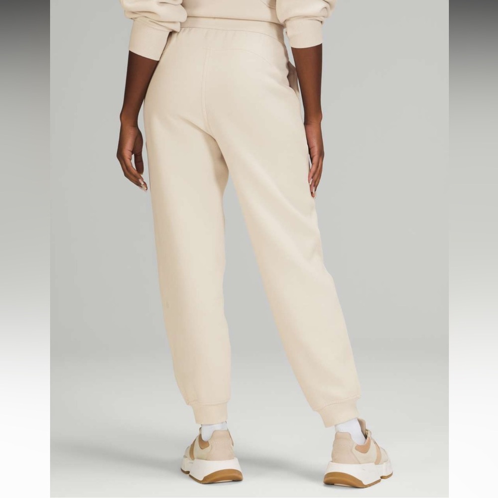 Women’s Lululemon Scuba Relaxed High-Rise Jogger Sweat Pants White Opal Size 14